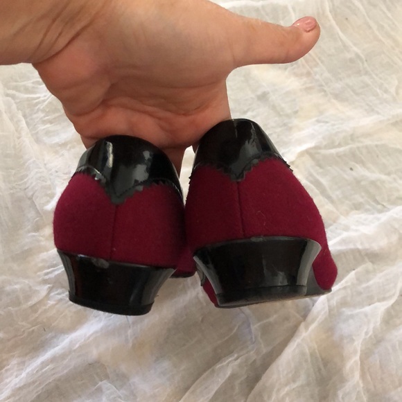 Beautiful raspberry red and black Marc Jacobs flats - Picture 4 of 7